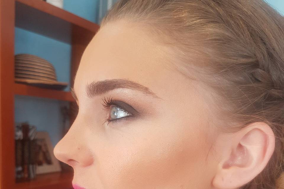 Crcmakeup Artist