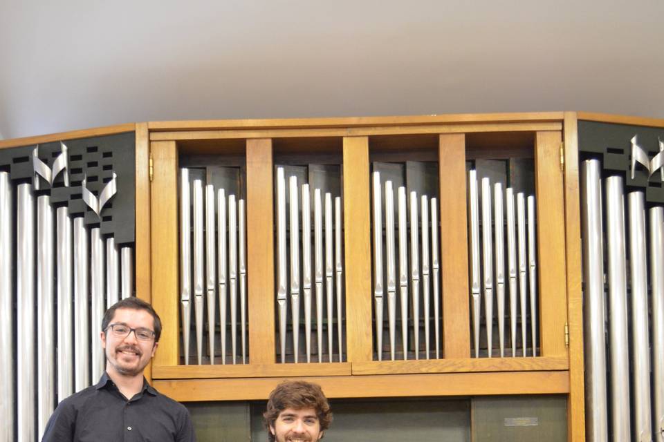 Organista y violinista