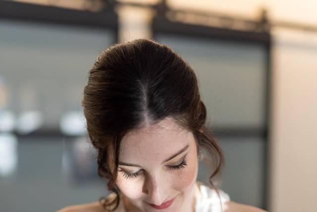 MAKEUP