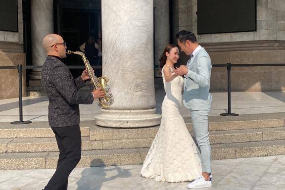 Novios y saxofón