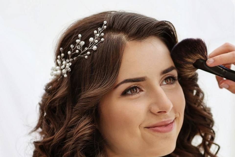 Maquillaje y peinado novia