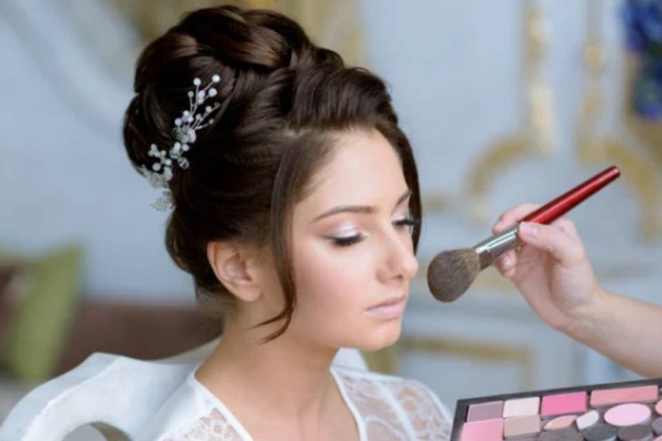 Maquillaje y peinado novia