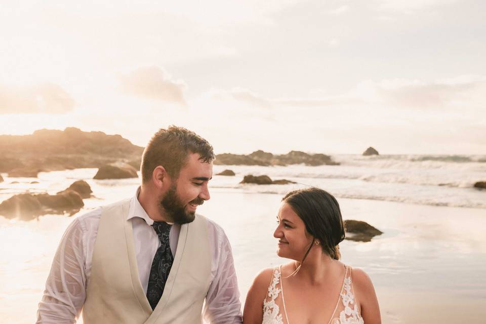 Novios en la playa