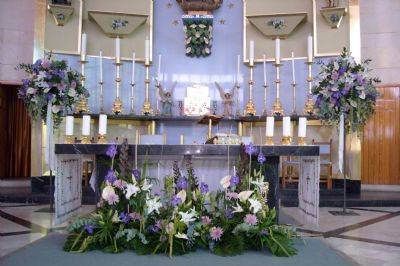 Iglesia. Decoración floral