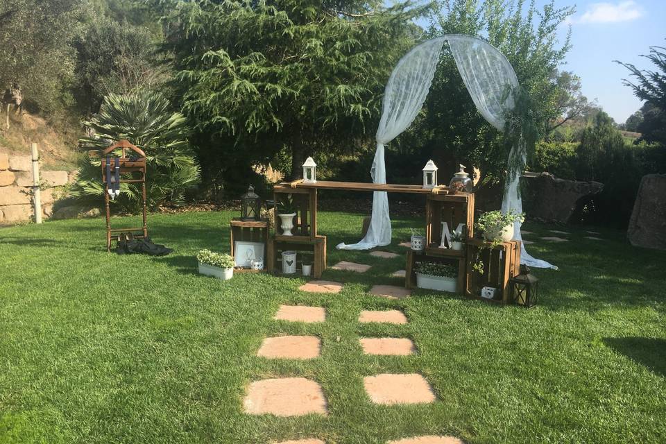 Altar boda civil jardín