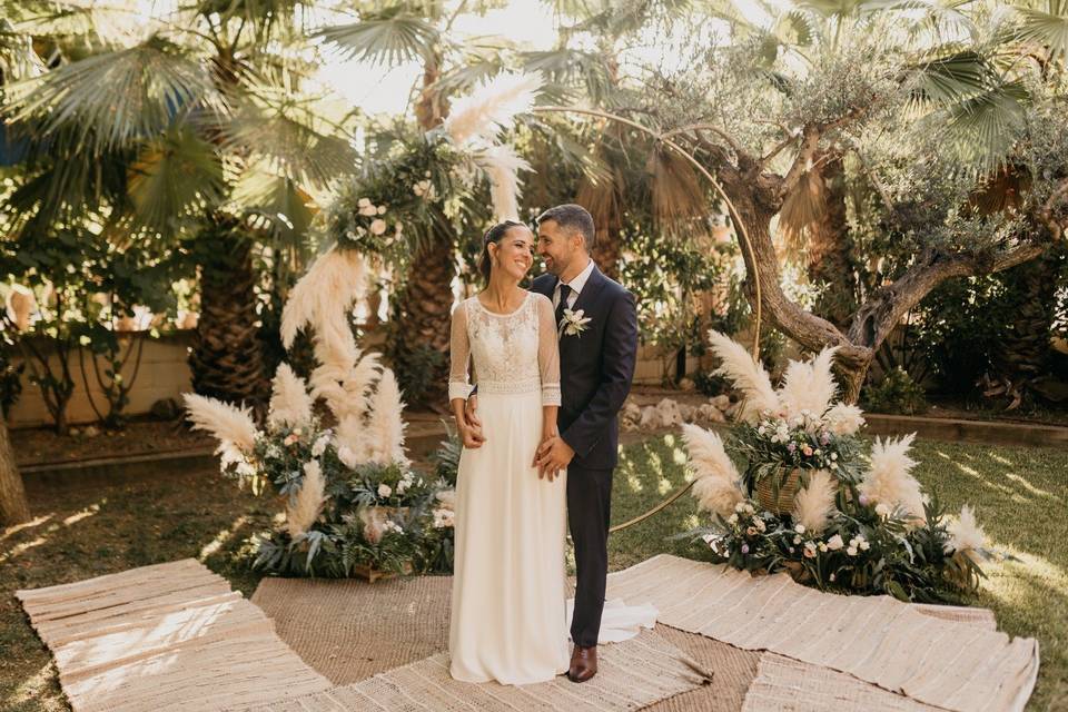 Pareja en altar con pampa