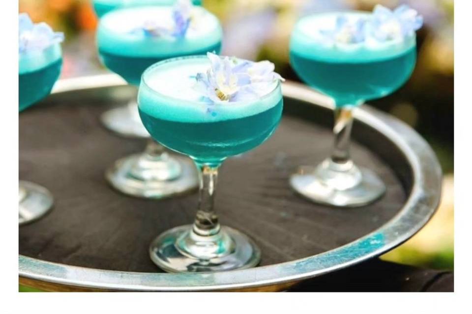 Martini de Pera y Blue Curaçao