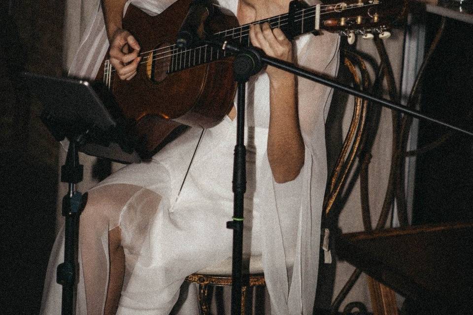 Raquel del Pino voz y guitarra