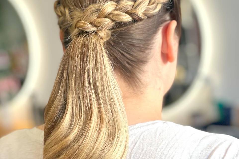 Coleta baja con trenza