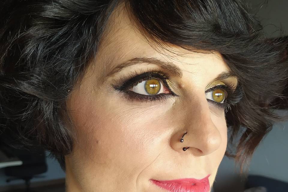 Peinado y maquillaje de invitada