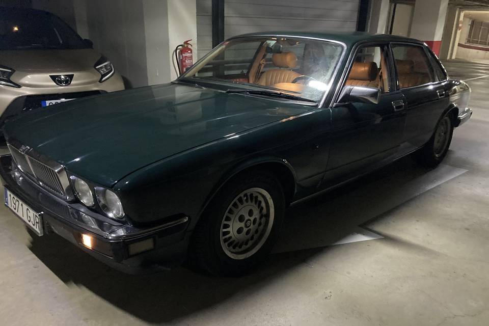 Jaguar XJ6