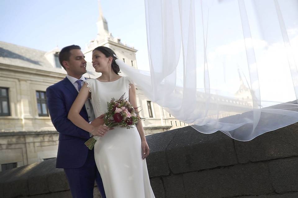 Casados junto al monasterio