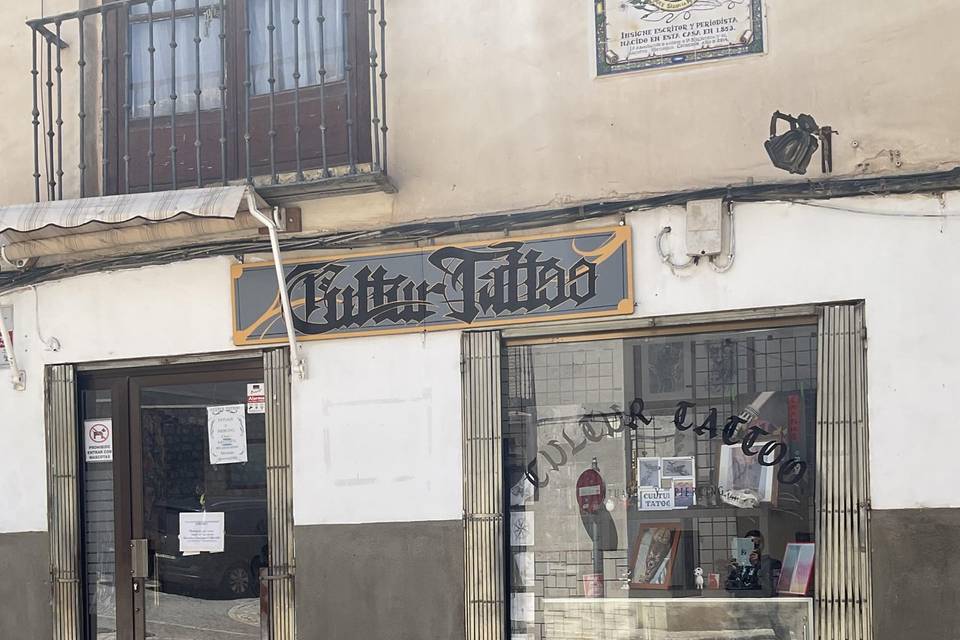 El local