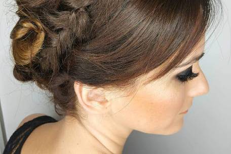 Recogido con trenza, maquillaje