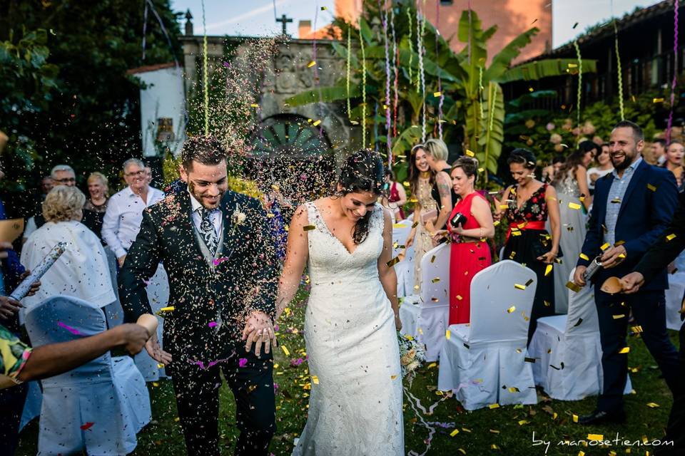 Novios e invitados