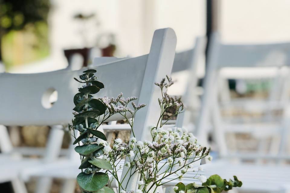 Detalle floral en ceremonia