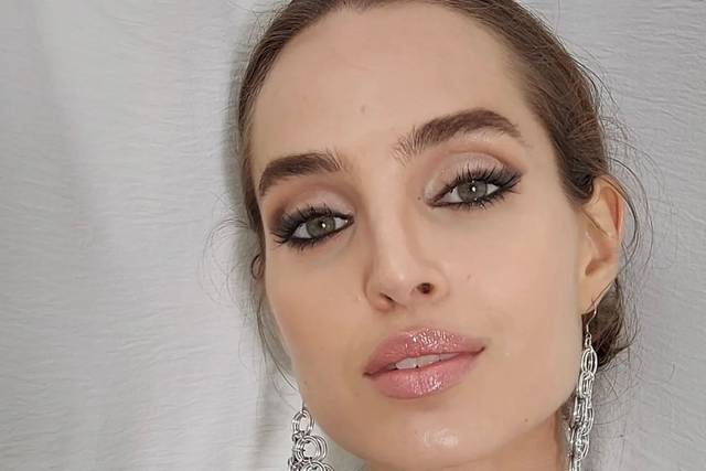 Ana Makeup - Estrella del maquillaje