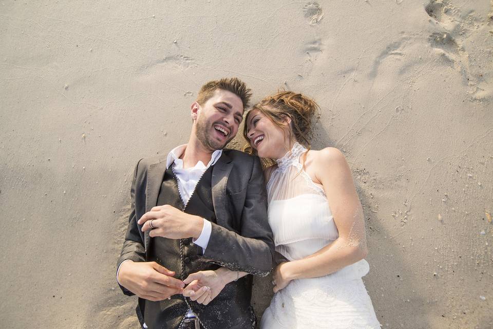 Novios en la playa