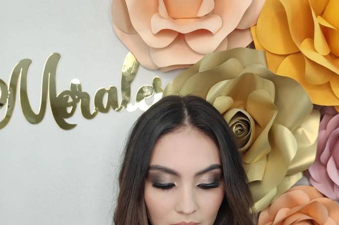 Peinado y maquillaje
