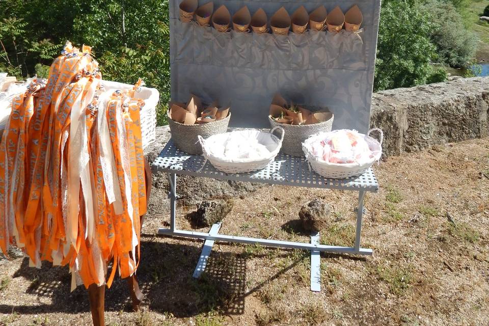 Stand de arroz, confeti, etc.