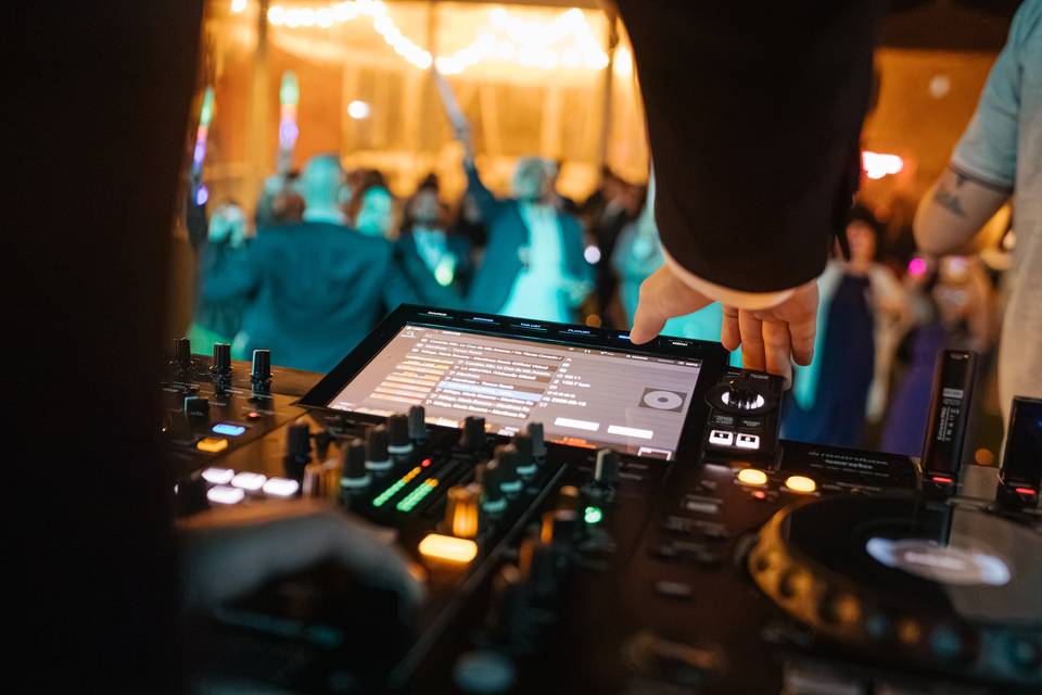 dj