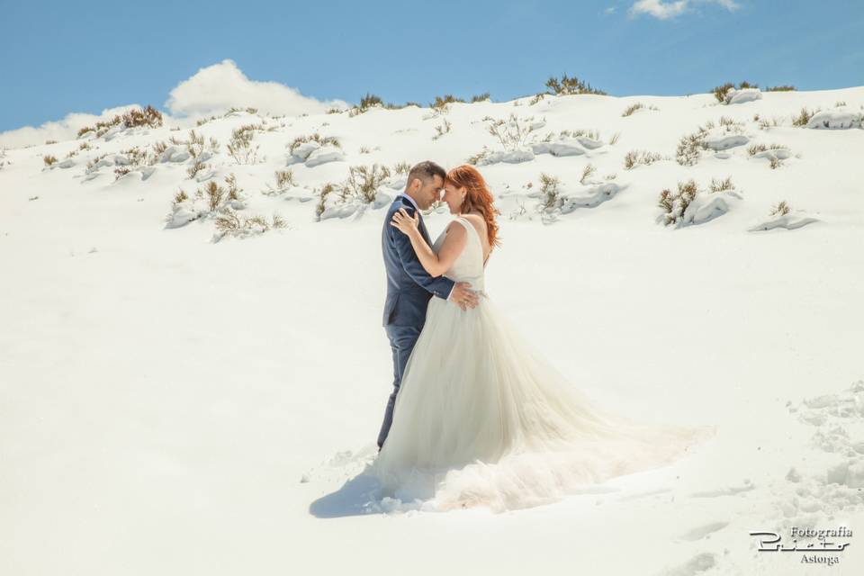 Postboda en la nieve