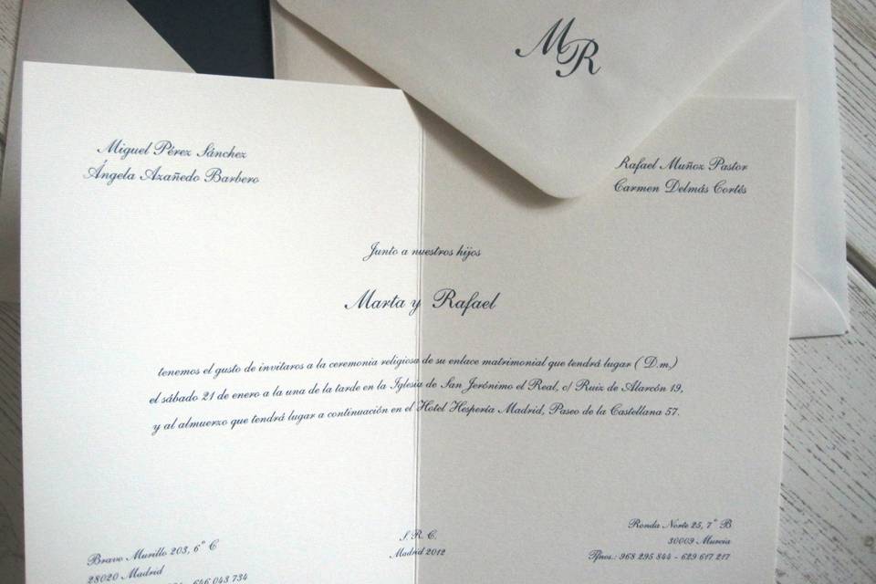 Invitaciones y sobres forrados