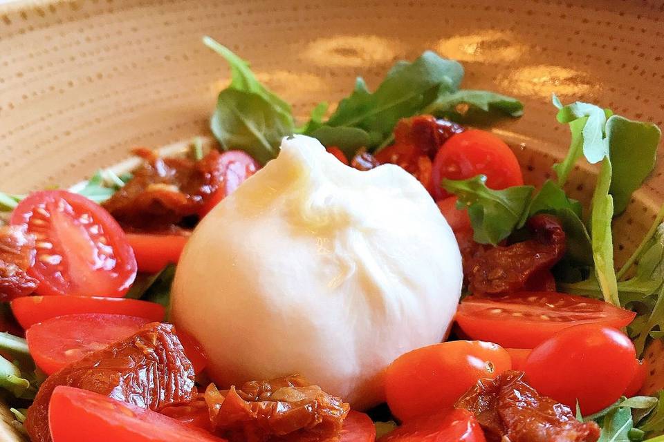 Burrata con Tomate Cherry