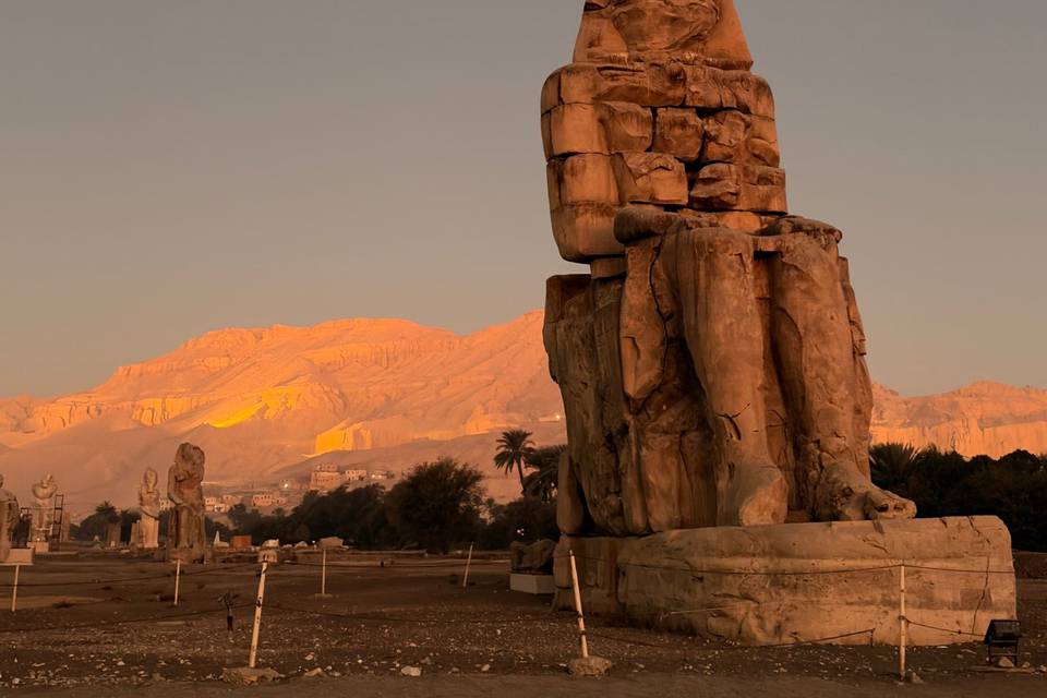 COLOSO DE MEMNON