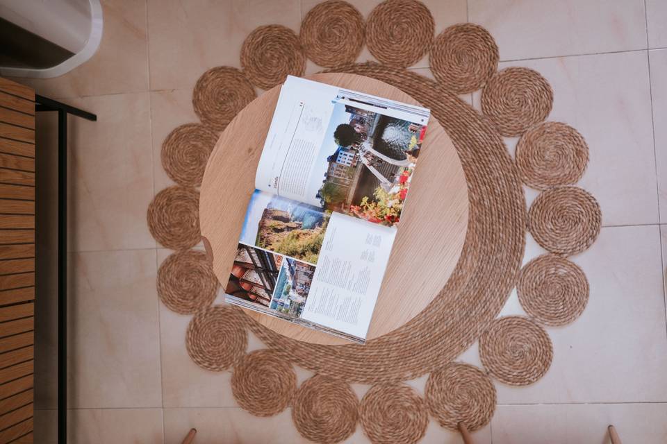 mesa_madera_redonda_revista_abierta