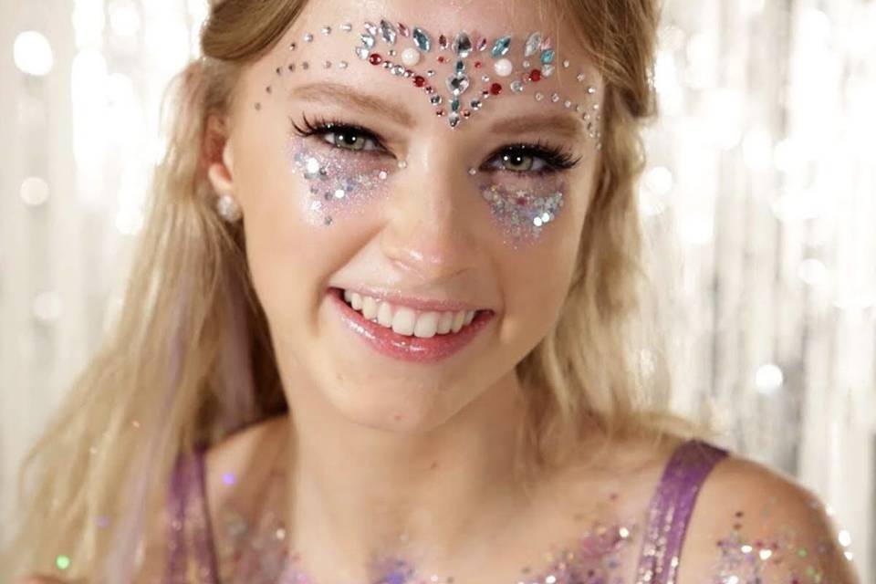 Maquillaje con brillantes