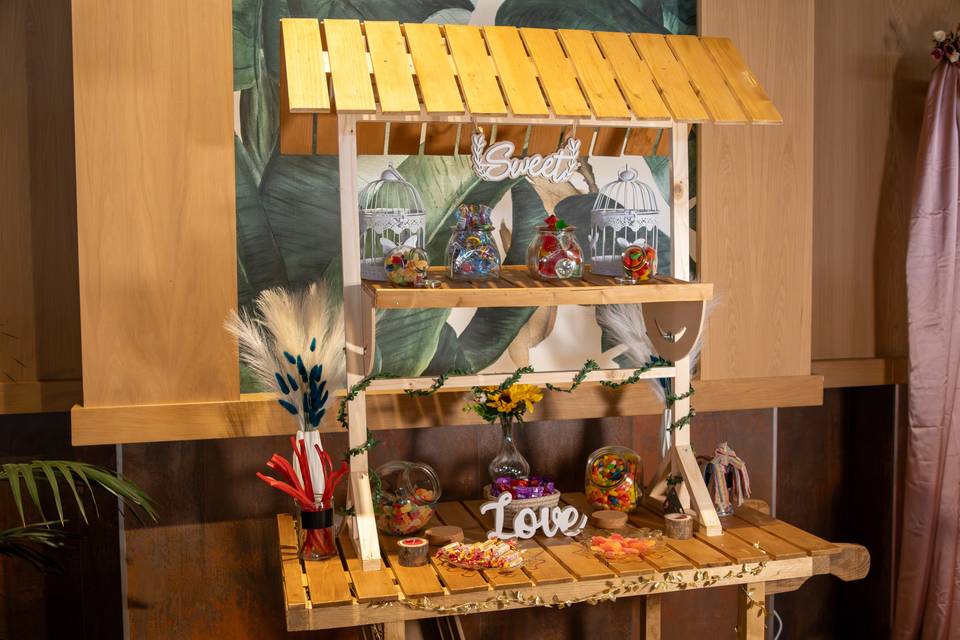 CANDY BAR