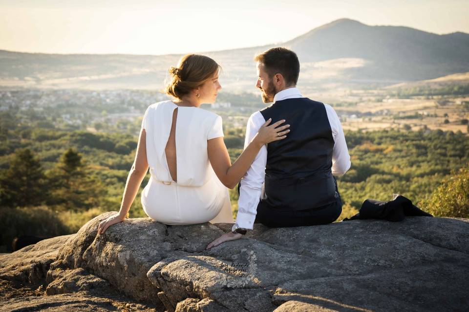 Novios en mirador