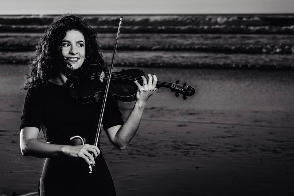 Sara, violinista de Lírice