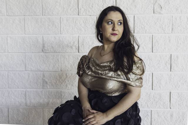 Yasmin - Cantante Lírica