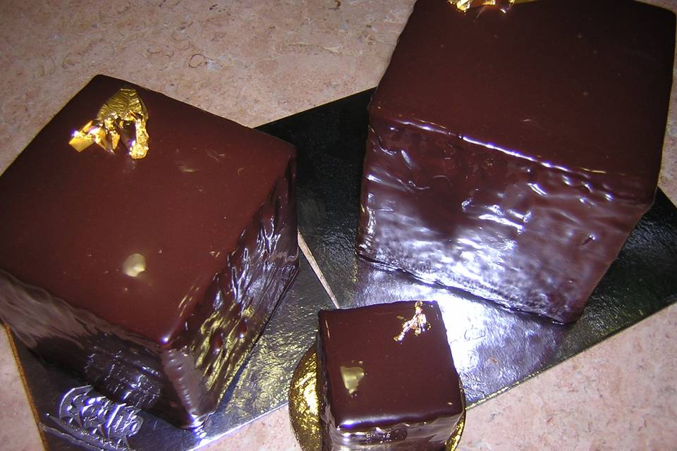 Cubo de chocolate con tres texturas