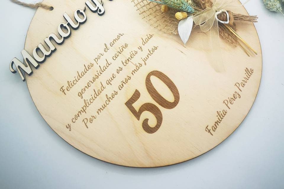 Placa con flores de madera