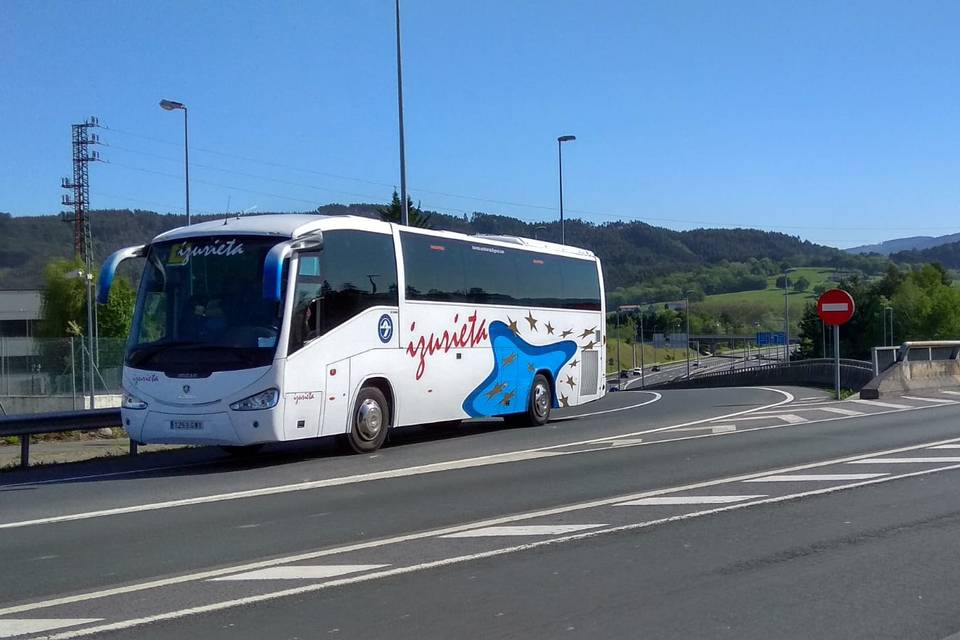 Autokarrak Izurieta