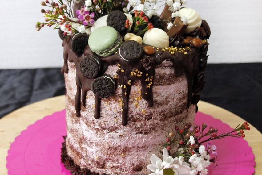 Tarta con flores naturales