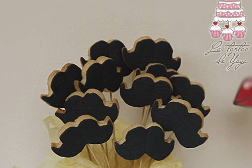 Galletas piruleta mostacho