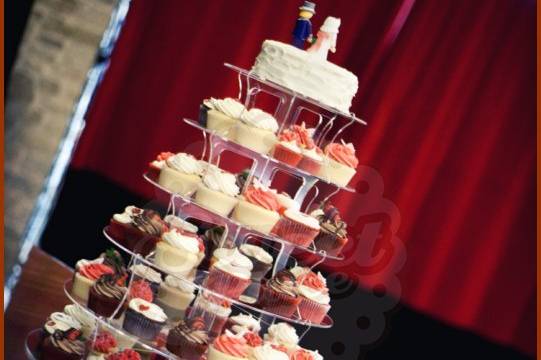 Torre de cupcakes&tarta