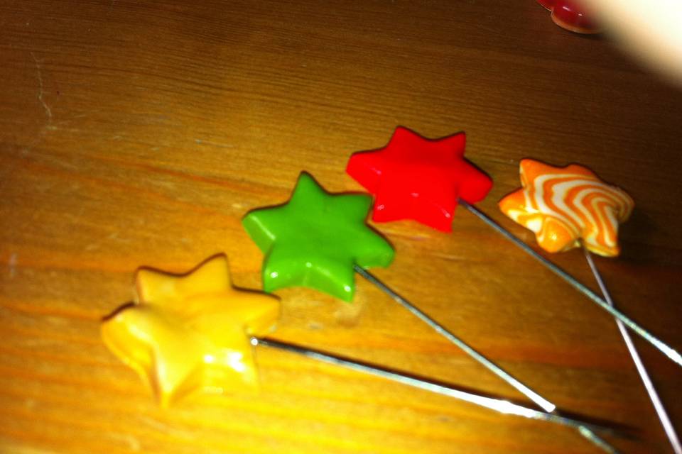 Alfileres fimo estrellas