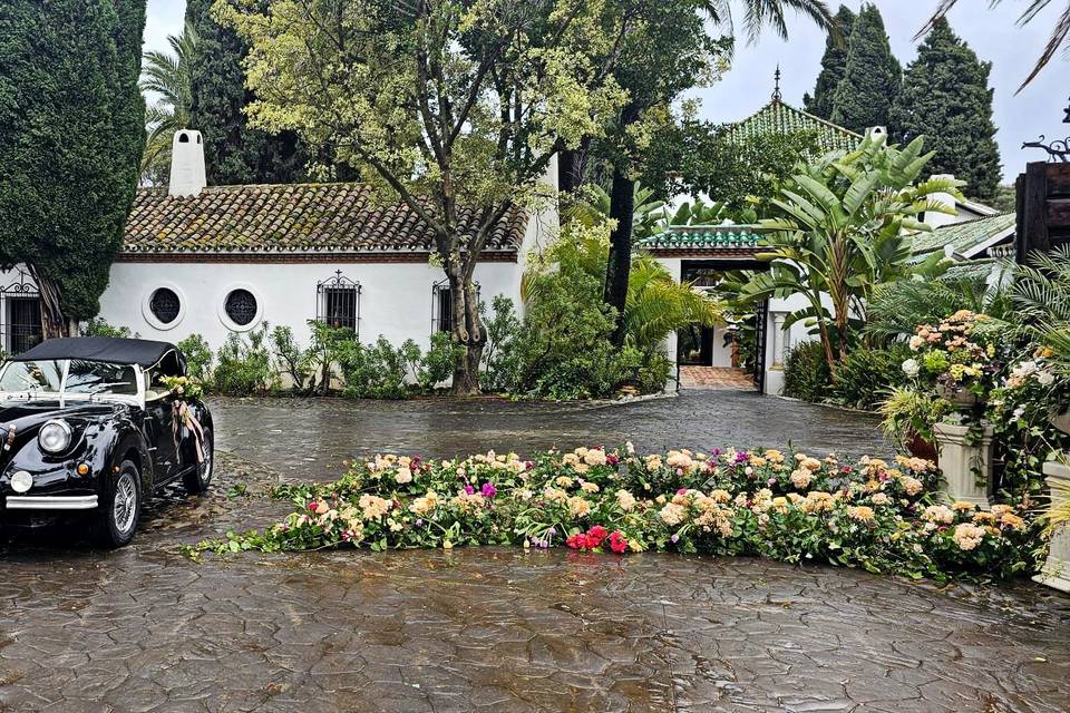 Hurtan con la capota puesta