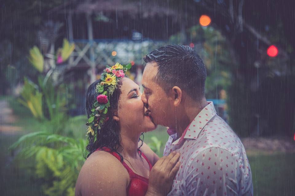 Un beso bajo la lluvia