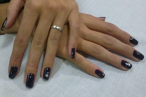 LeVic nails