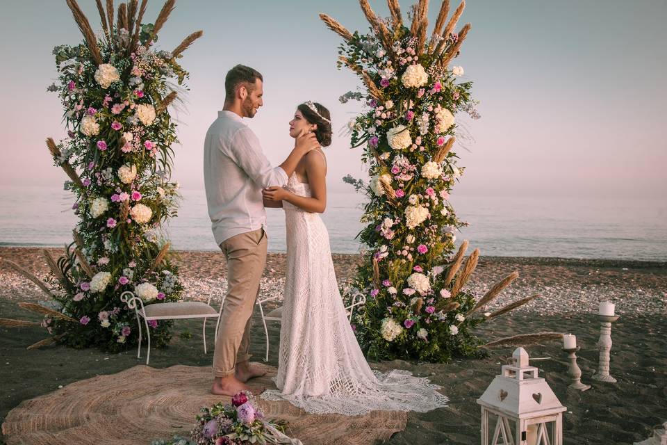 Editorial Beach of lovers