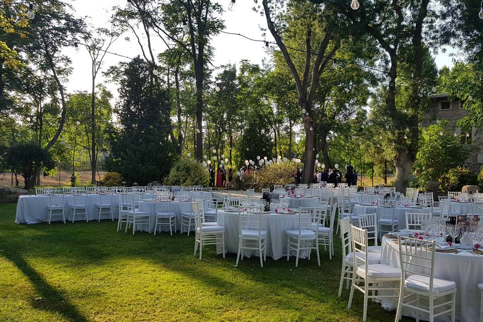 Banquete en jardín