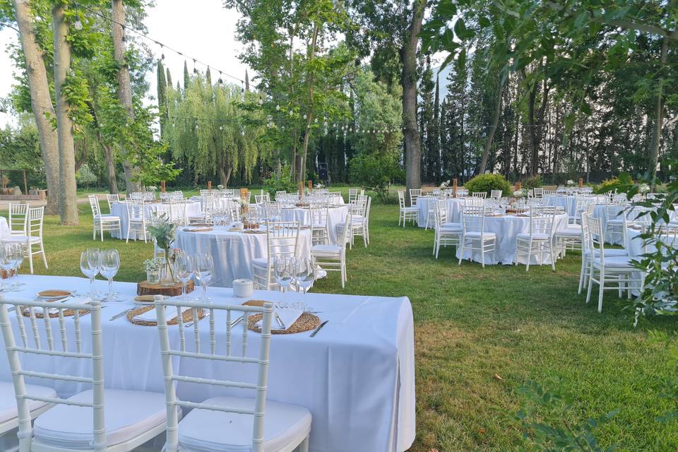 Banquete en jardín central