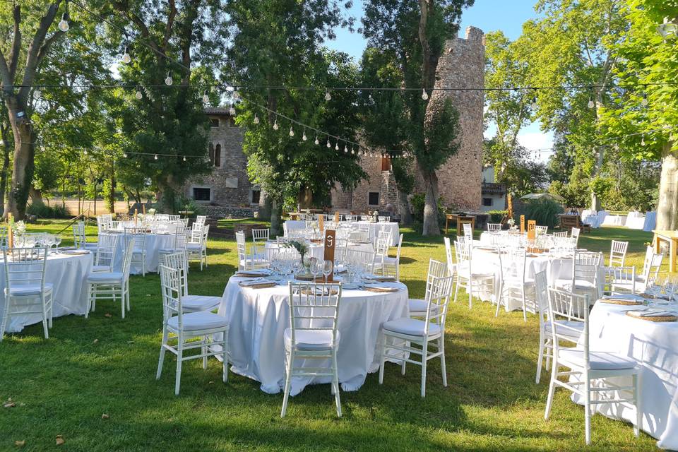 Banquete en jardín central