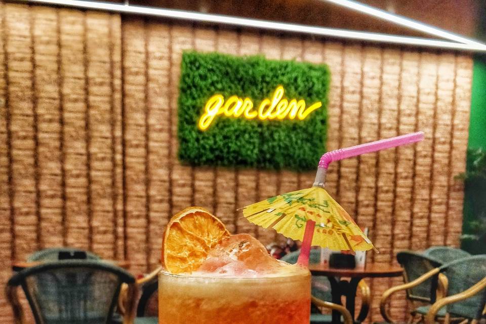 Garden Cocktail Bar